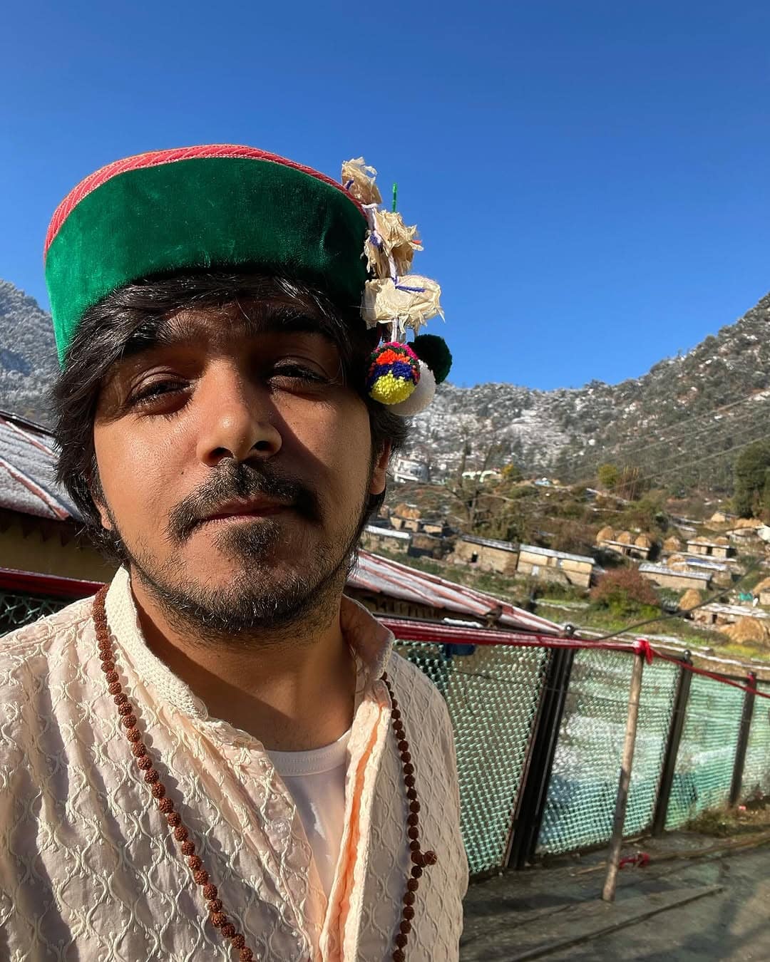 Trijuginarayan is a beautiful choice for a destination wedding, steeped in spiritual significance. The sacred fire at Trijuginarayan is believed to have witness